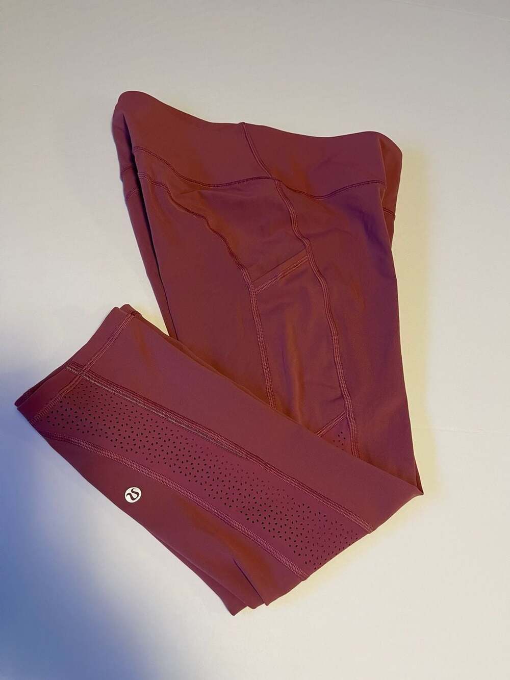 Lululemon Tight Crop 19" II Leggings with Mesh Details Size 6